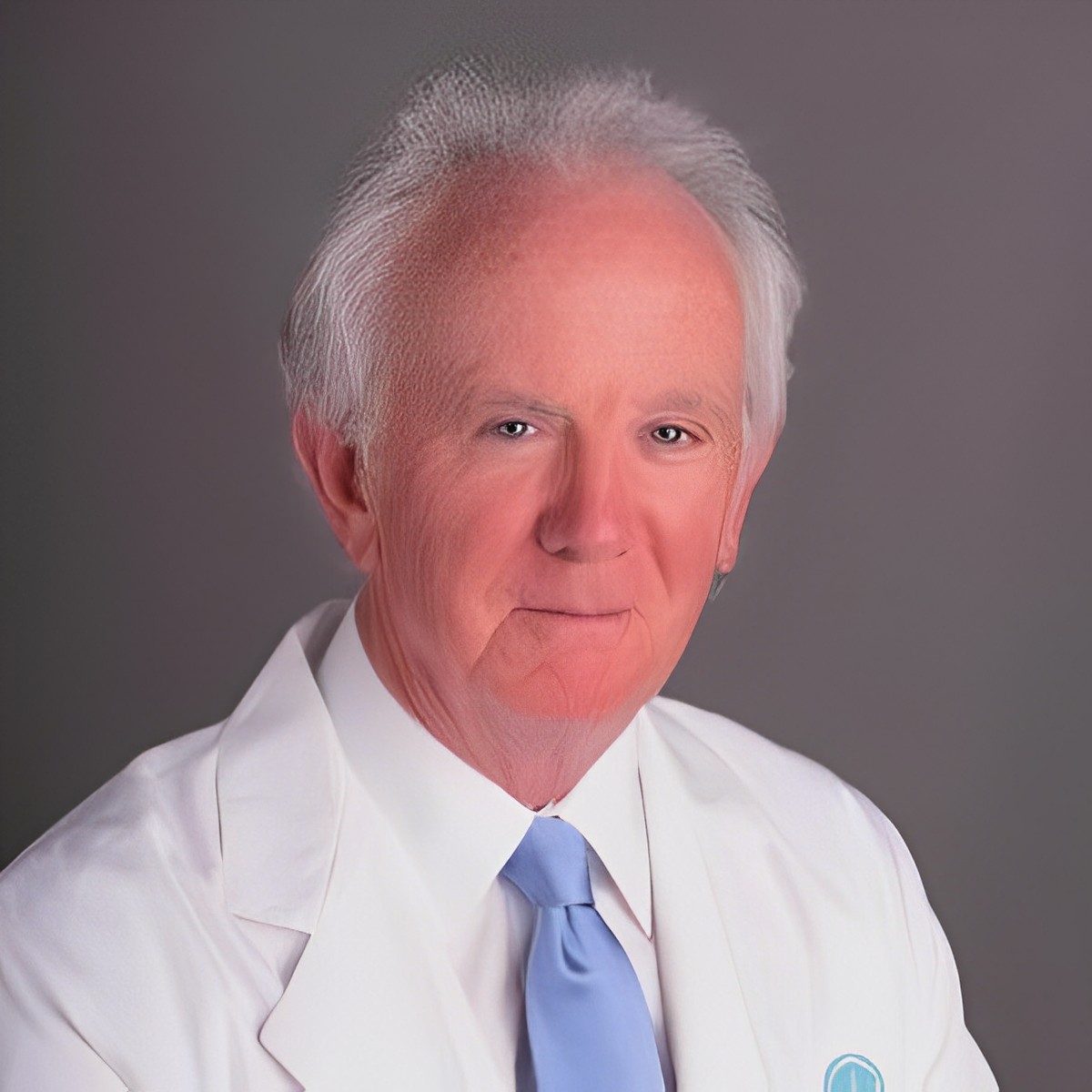 Dr. Declan Walsh received the distinguished 2023 Walther Cancer Foundation Endowed Supportive Oncology Award at the annual American Society of Clinical Oncology (ASCO) meeting – Atrium Health