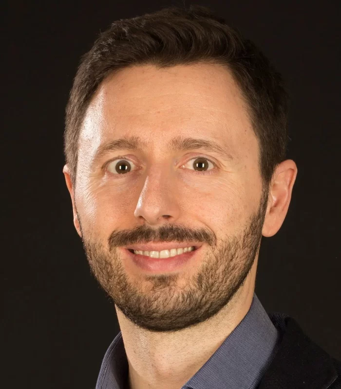 We found that 5-aminolevulinic acid (5-ALA) and intraoperative MRI (iMRI) offer similar surgical outcomes in glioblastoma resection, with no superiority of iMRI