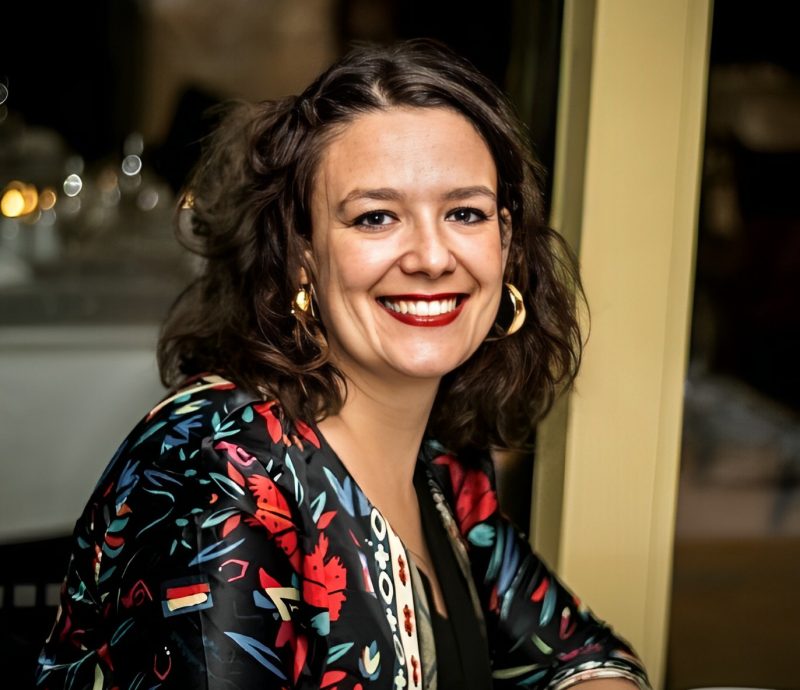 Just after her 33rd birthday, Lindsay was diagnosed with Stage 1A clear cell carcinoma of the right ovary… – Target Ovarian Cancer