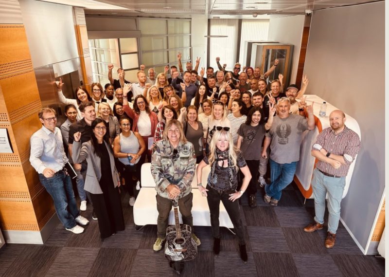 UICC is thrilled to collaborate with Love Hope Strength Cancer Foundation, a partner organisation led by Welsh rock star Mike Peters, on their incredible fundraising trek through The Alps. – UICC