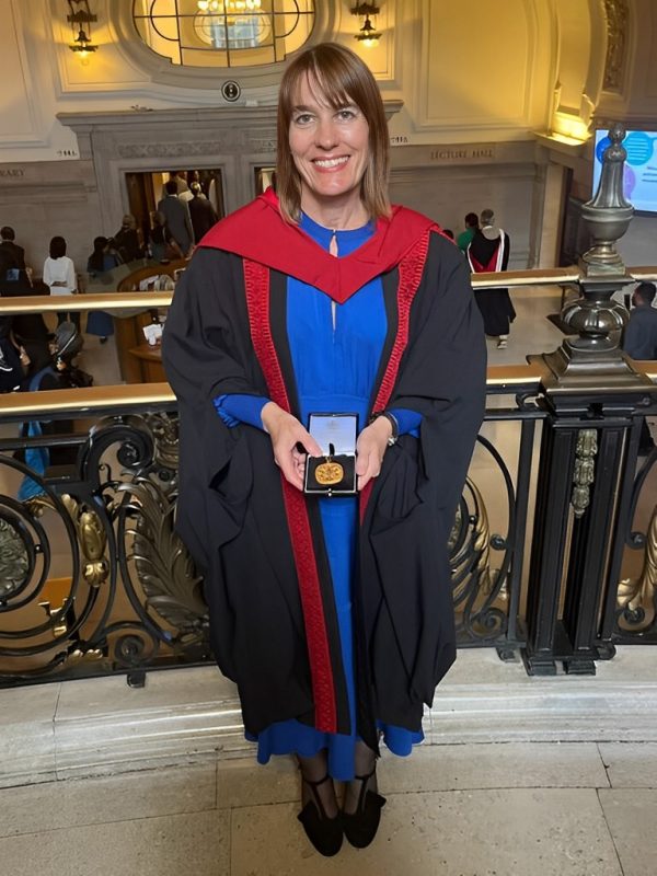 Charlotte Coles is honoured to have received the RCR Gold Medal today on behalf of collaborative breast cancer and radiation therapy research. – Cancer Research UK RadNet Cambridge