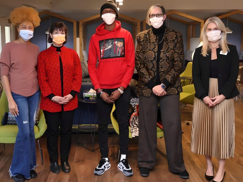 NIH Director Dr. Monica Bertagnolli welcomed NCI Director Kimryn Rathmell with a tour of NIH’s campus during her first week as NCI Director – The NIH