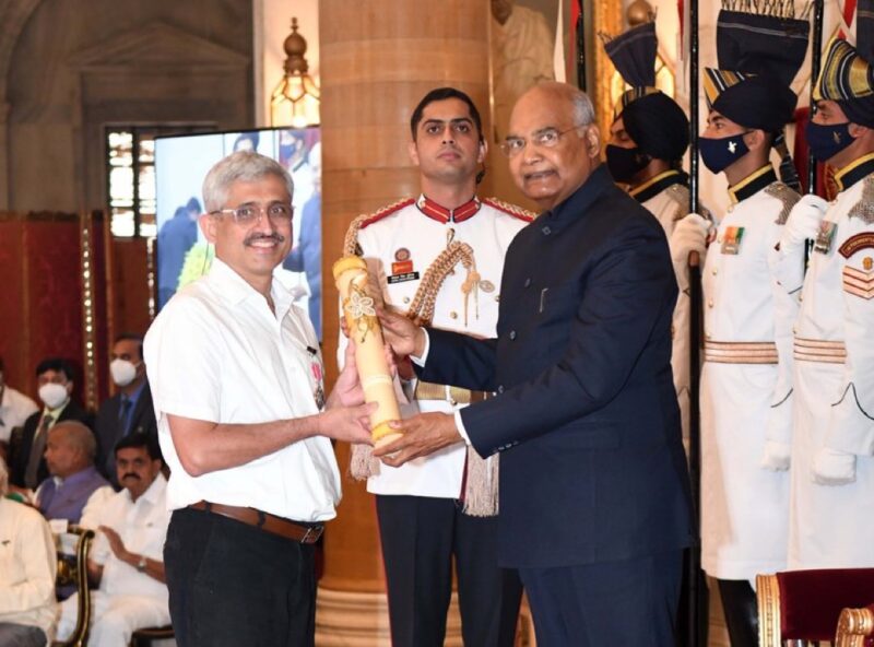President Kovind presents Padma Shri to Dr. Ravi Kannan R. for Medicine – Rashtrapati Bhavan