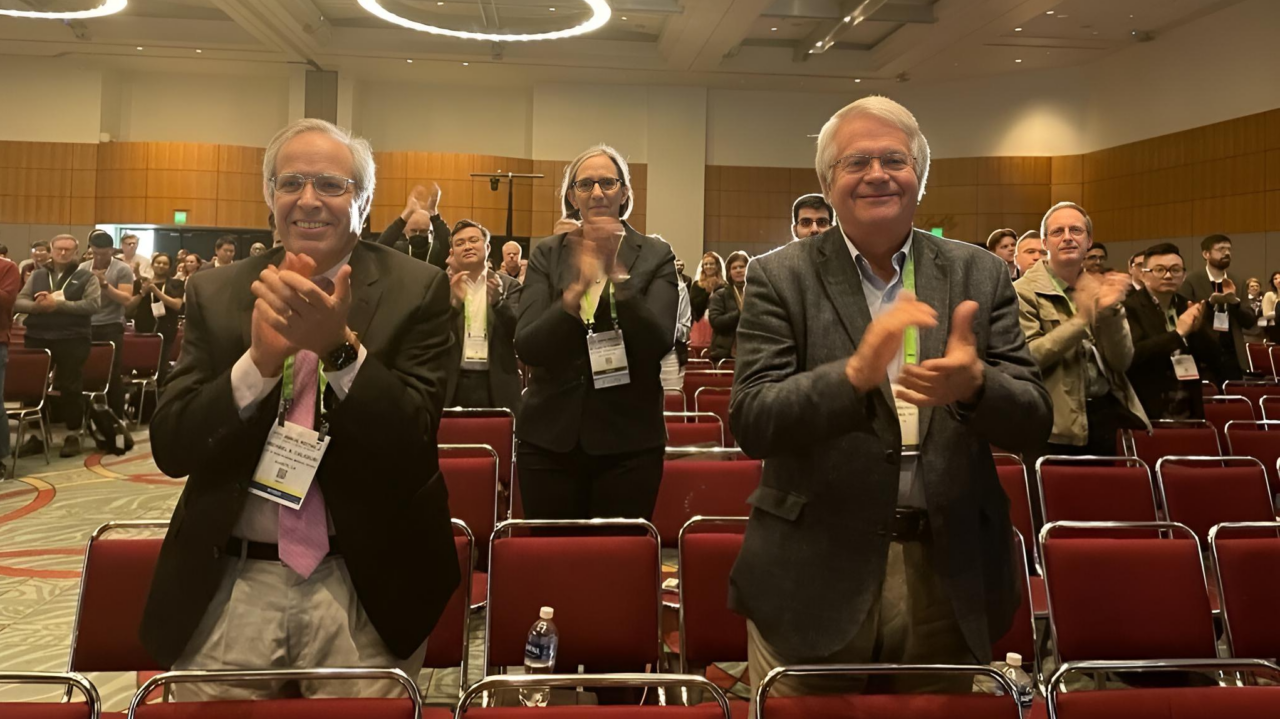 A standing ovation for NCI’s very own Dr. Steven Rosenberg who was awarded the Lifetime Achievement Award at AACR24
