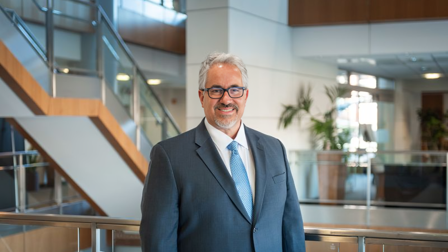 Ruben Mesa named a University of Illinois Urbana-Champaign 2024 College of Liberal Arts and Sciences Distinguished Alumni Award Recipient – Wake Forest University School of Medicine