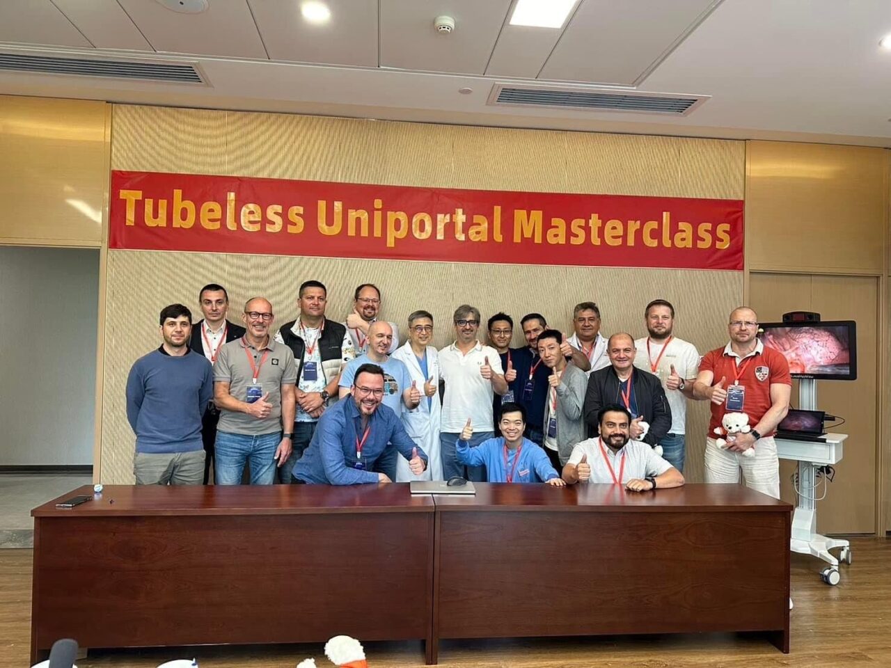 Gor Melikyan: I had the incredible opportunity to participate in a masterclass called ‘Tubelss Uniportal VATS’ in Guangzhou