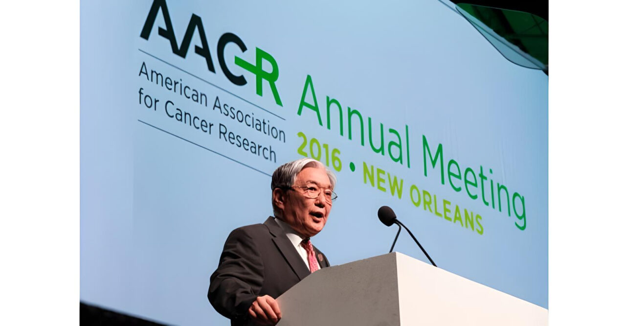 AACR – We recognize Waun Ki Hong the first Asian-American scientist to be elected President of the AACR (2001-2002)
