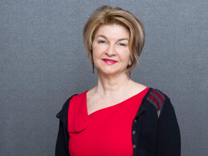 Elena Rizova is the new journey as the Chief Medical Officer at Stallergenes Greer