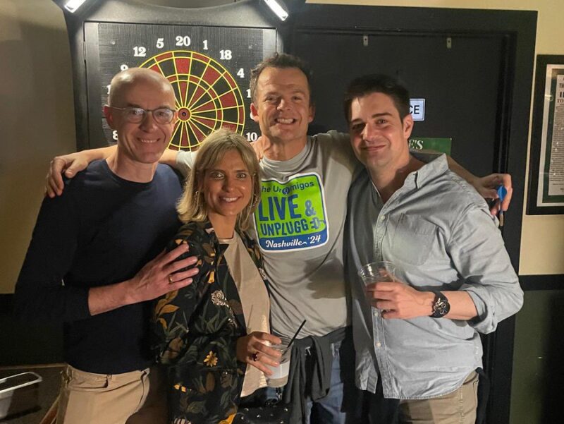 Dr. Ovidio Calvo is winning the Uromigos darts