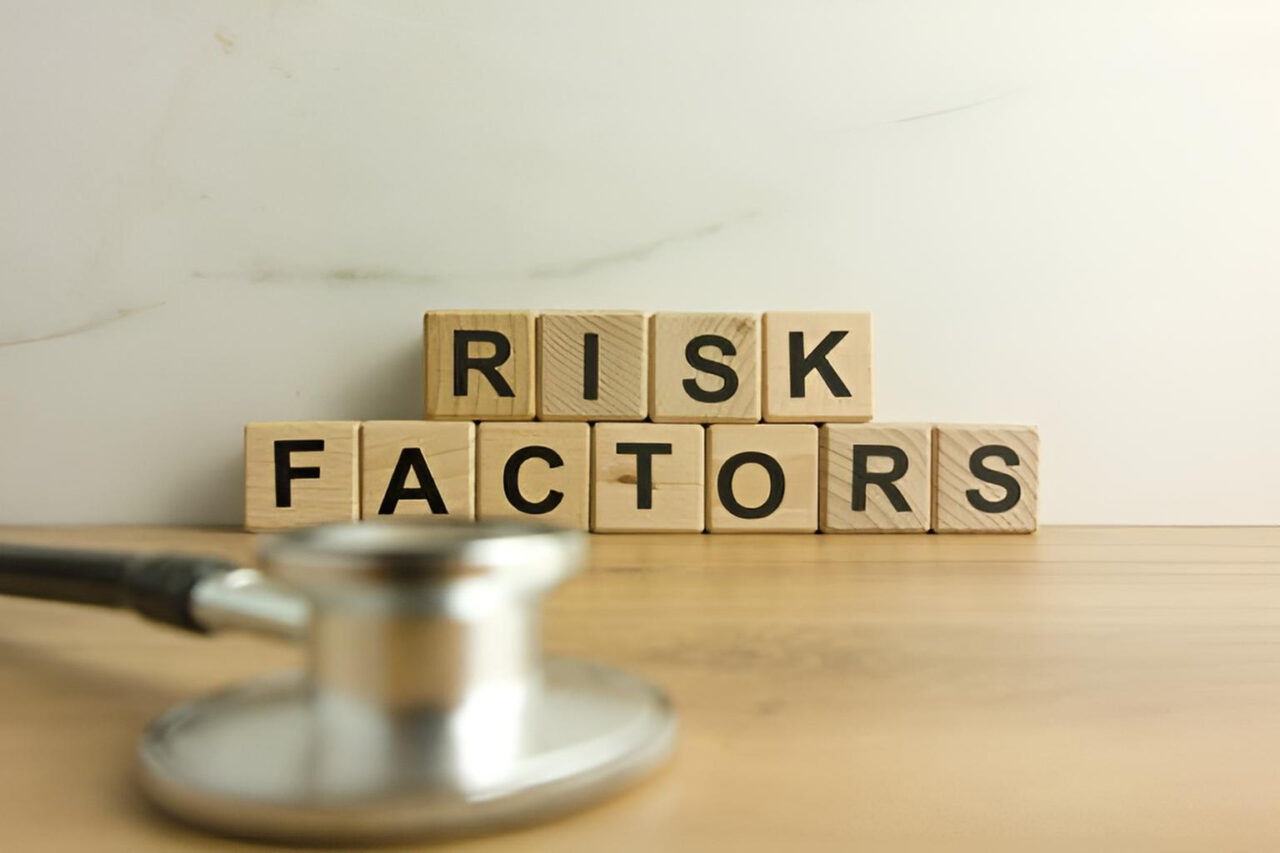 Number of cancer cases and deaths attributable to potentially modifiable risk factors in the US, 2019