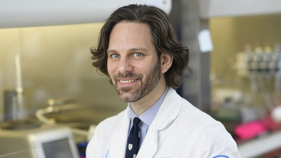 Christopher Klebanoff was Honored with G-Rex Grant for TCR-T cell Therapy Program