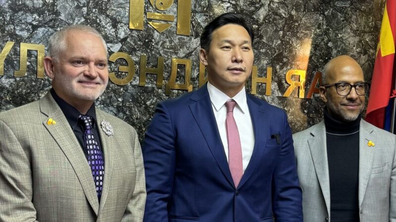 The Max Foundation’s David Palacios and ASCP’s Dan Milner connecting with the MOH of Mongolia