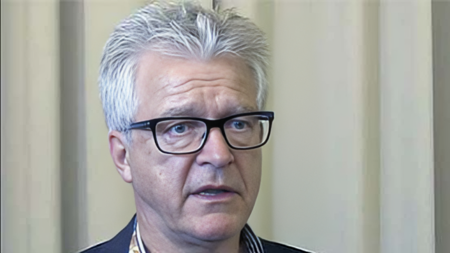 Danish Melanoma Lifetime Achievement Award to Lars Bastholt – Danish Metastatic Melanoma Database