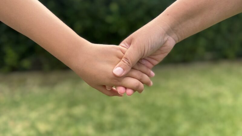 Tracey O’Brien Reflects on the Emotional Toll of Cancer on Mothers and Children