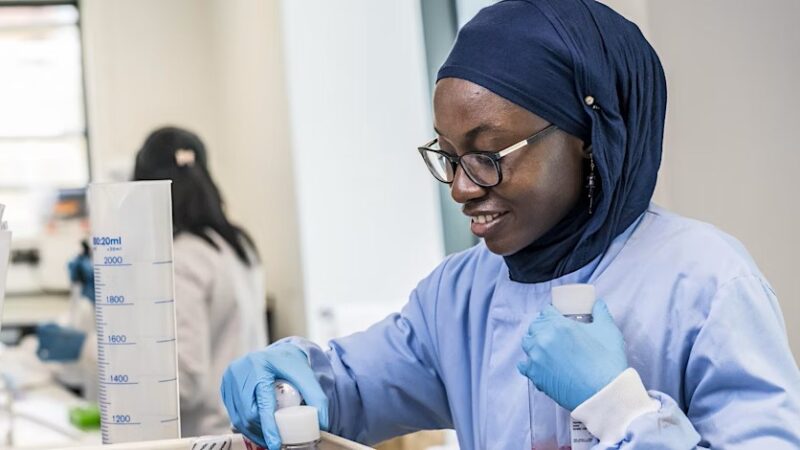 Manchester Cancer Research Centre invites MBChB students to the MB-PhD Virtual Taster Session on May 28