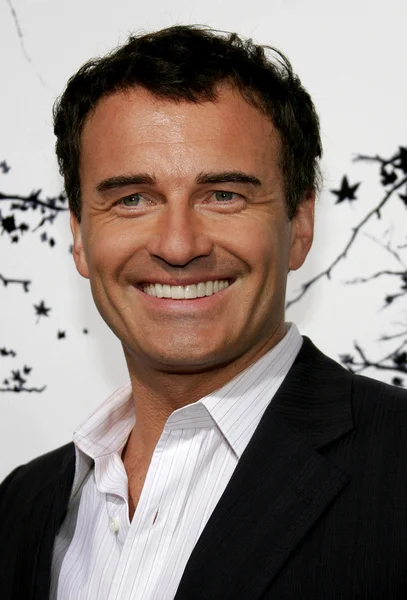 Julian McMahon cancer