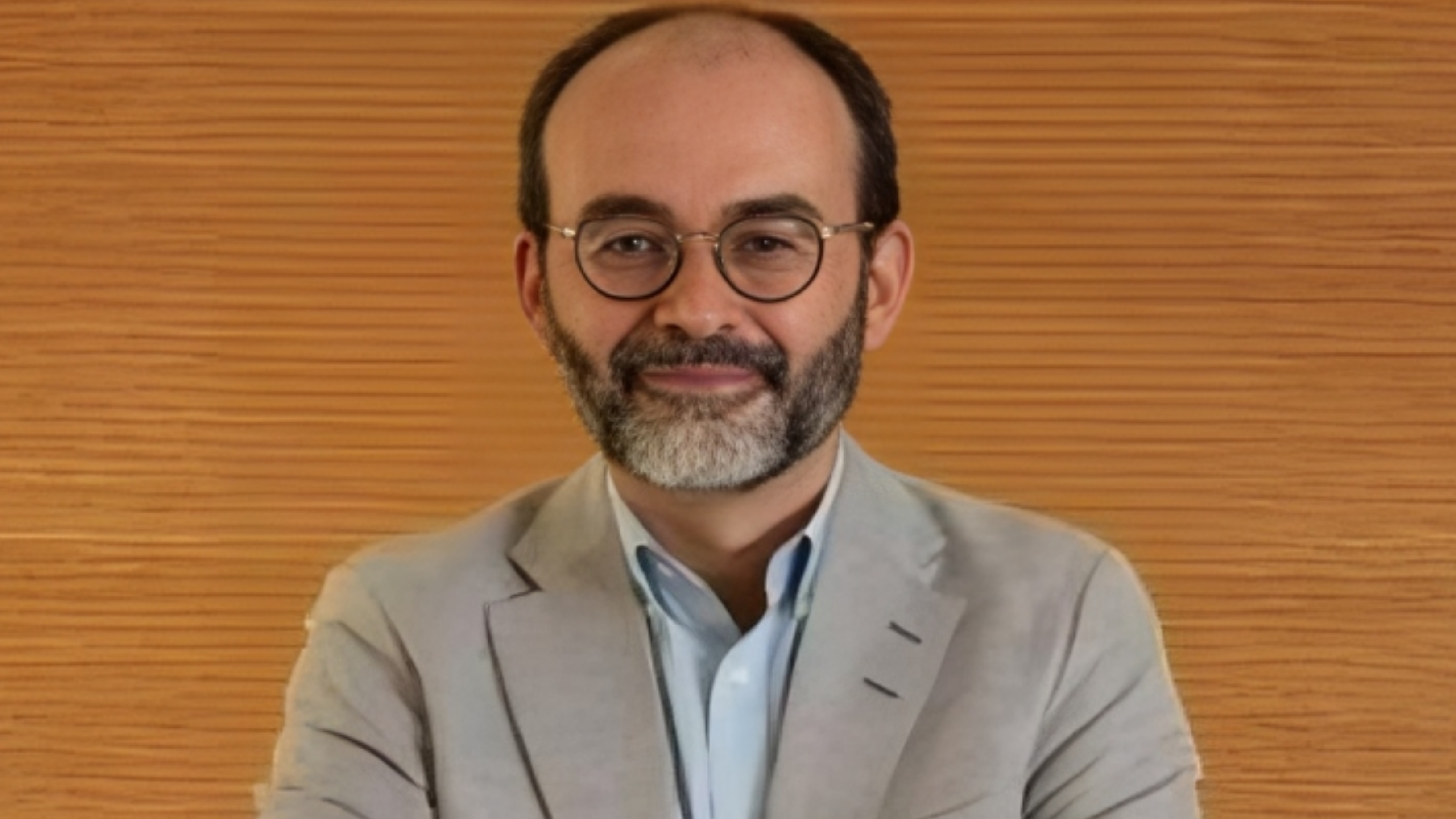 Carlos Fernandez de Larrea