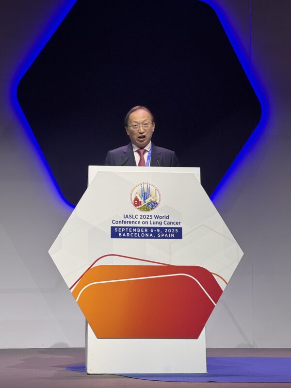 Stephen V Liu