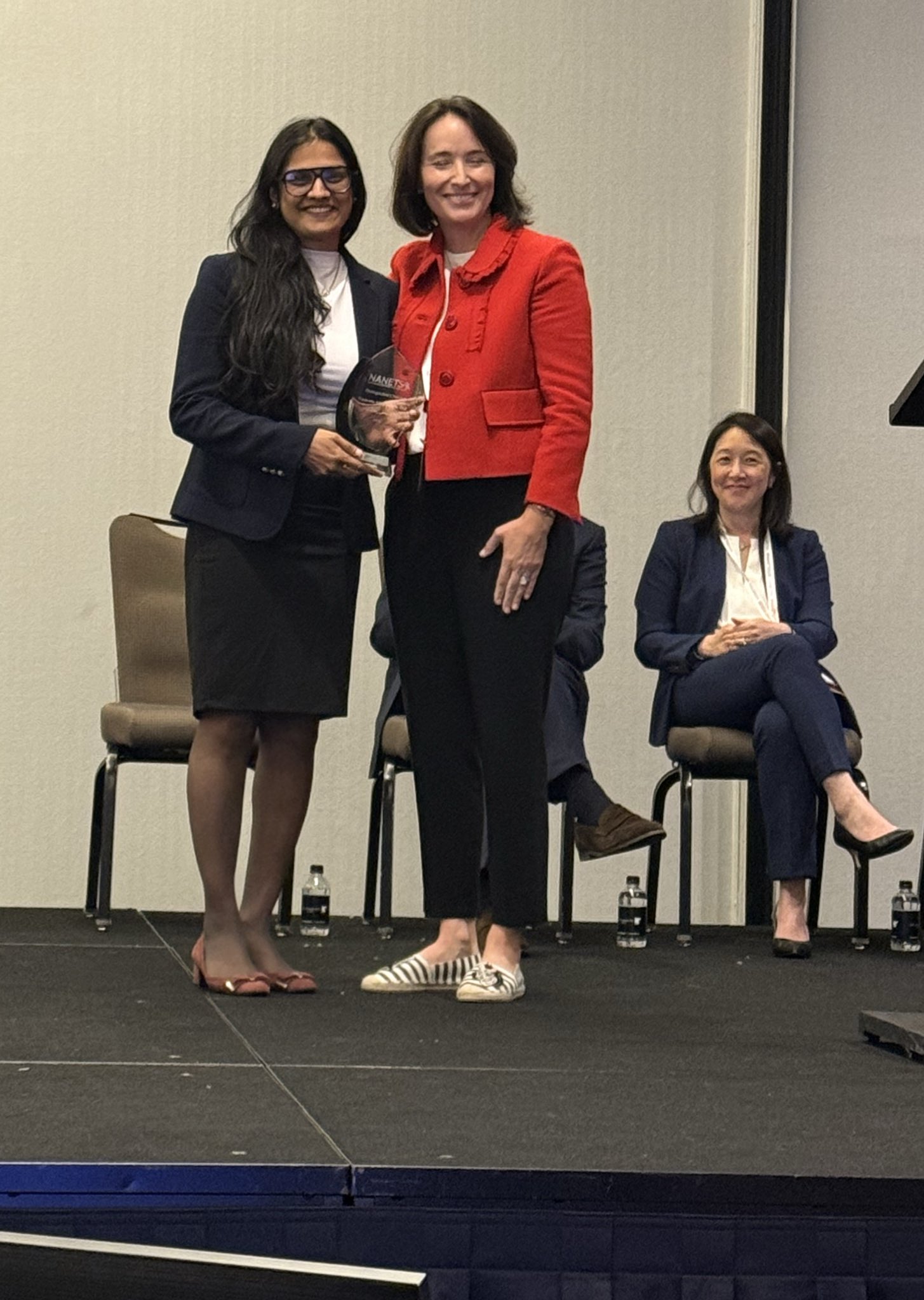 Namrata (Neena) Vijayvergia Received the Distinguished Clinician Award at NANETS 2025 2 Distinguished Clinician Award