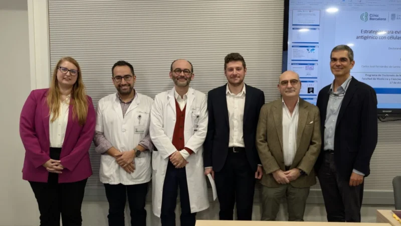 Carlos Fernández de Larrea Congratulates Oriol Cardús Granell on Successful Doctoral Thesis Defense