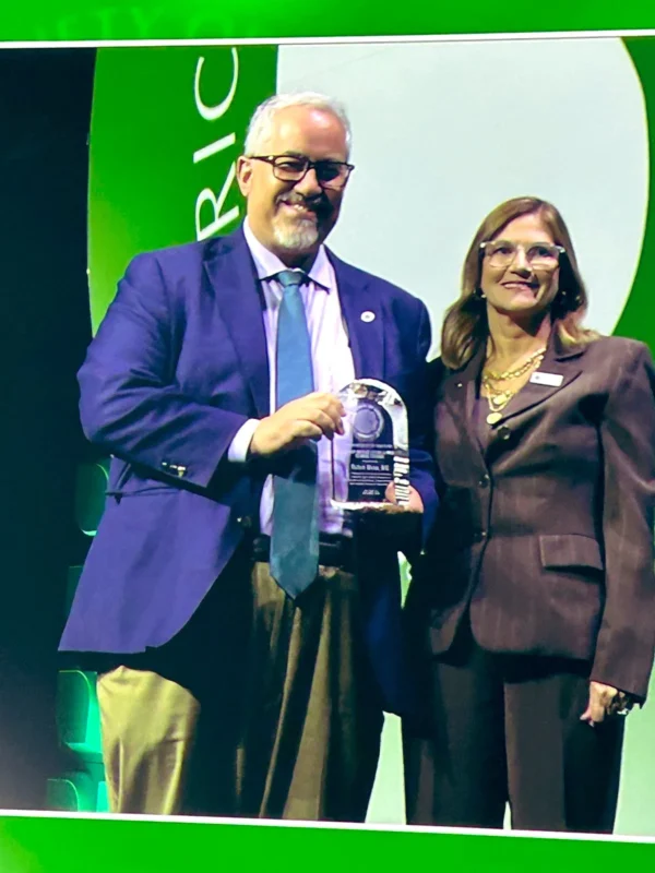 Prof. Ruben Mesa Recognized with the 2025 ASH Ernest Beutler Lecture and Prize 2 Ruben Mesa - OncoDaily