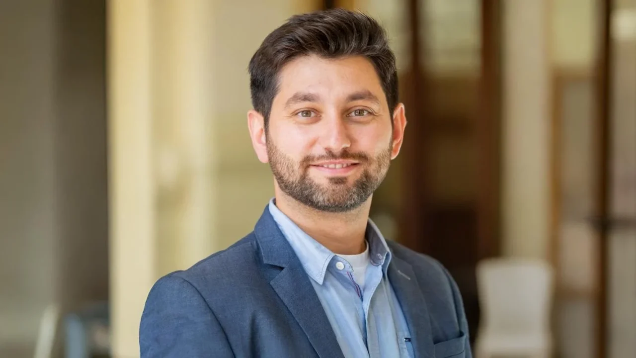 Eduard-Alexandru Bonci Starts a New Position as Editorial Board Member at Discover Journal Series.”