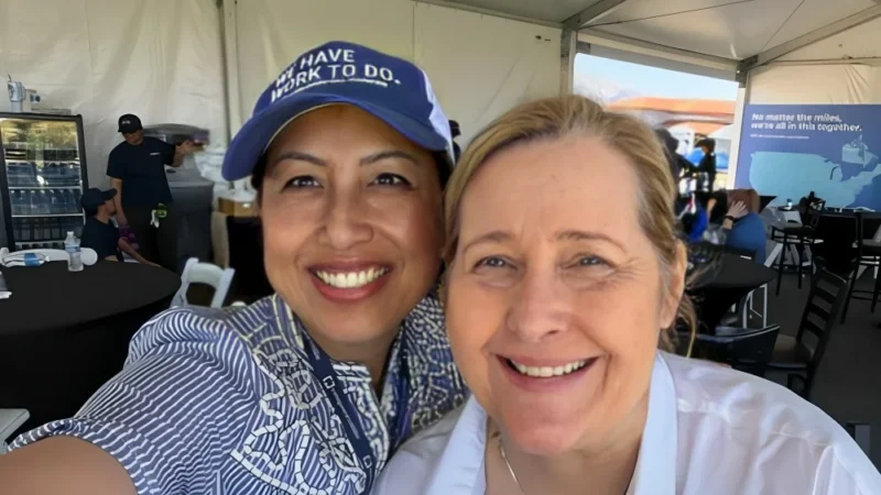 Anjee Davis Snapped a Selfie With the Colon Cancer Coalition President – Fight Colorectal Cancer