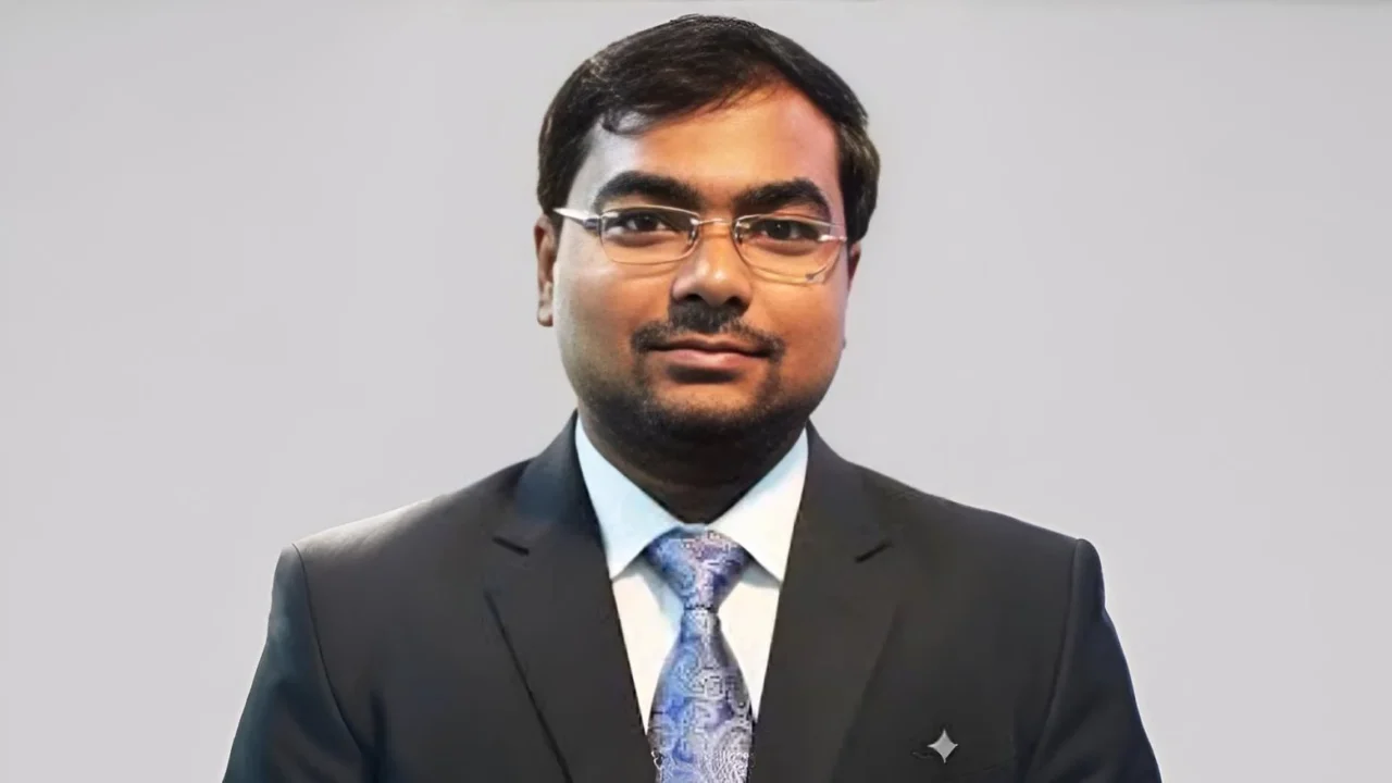 Radha Raman Mondal: Should Upper Rectal Cancer Be Treated Like Colon Cancer?