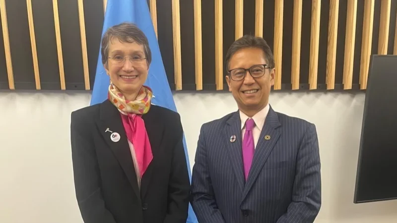 IARC Director Welcomes Indonesia’s Health Minister to Discuss HPV Vaccination Programs