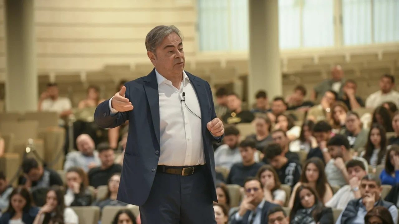 Carlos Ghosn: A 3-Part Framework for Winning Negotiations – Motivation, Constraint, and Hope