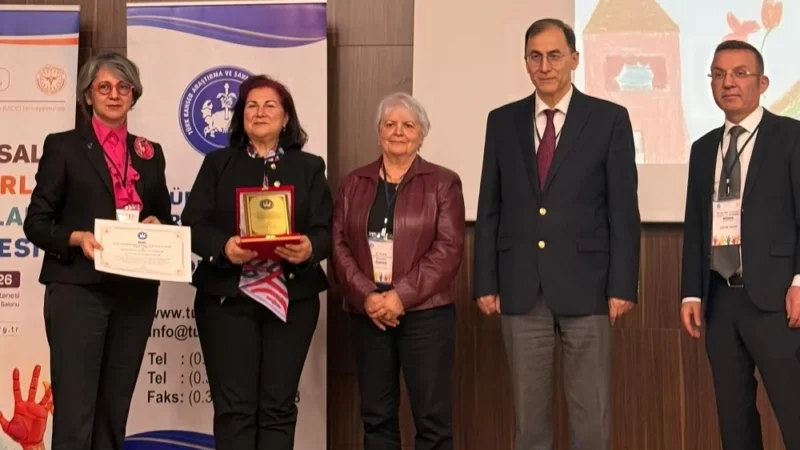 Rejin Kebudi Received the Turkish Association for Cancer Research and Control Service Award – SIOP