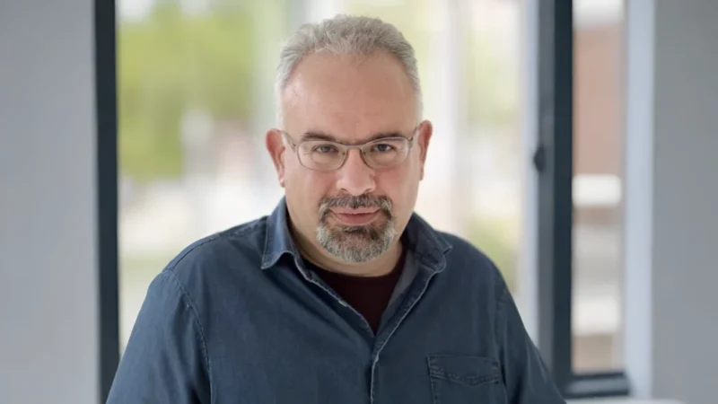 Anastassis Perrakis: A New Tool to Study Collaboration Networks Meaningfully