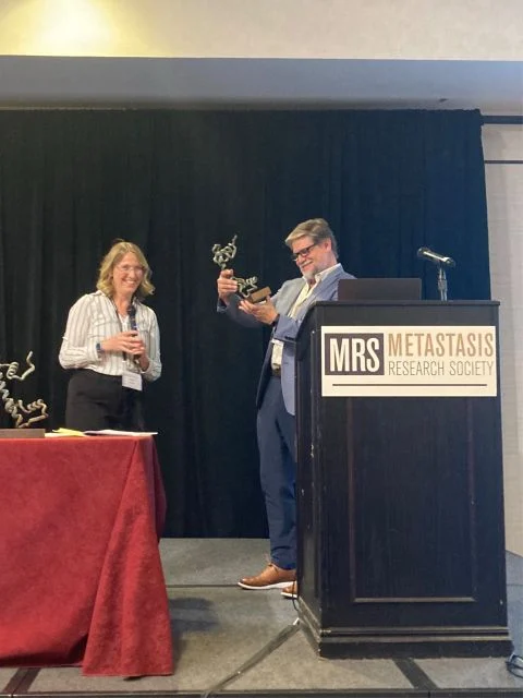 Julio Aguirre-Ghiso: Honored to Receive the Paget Ewing Award From the Metastasis Research Society 2 Julio Aguirre-Ghiso: Honored to Receive the Paget Ewing Award From the Metastasis Research Society