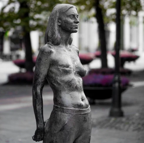 Cecilie in Bronze: The Oslo Statue Giving Metastatic Breast Cancer 3 cecilie-metastatic-breast-cancer-statue