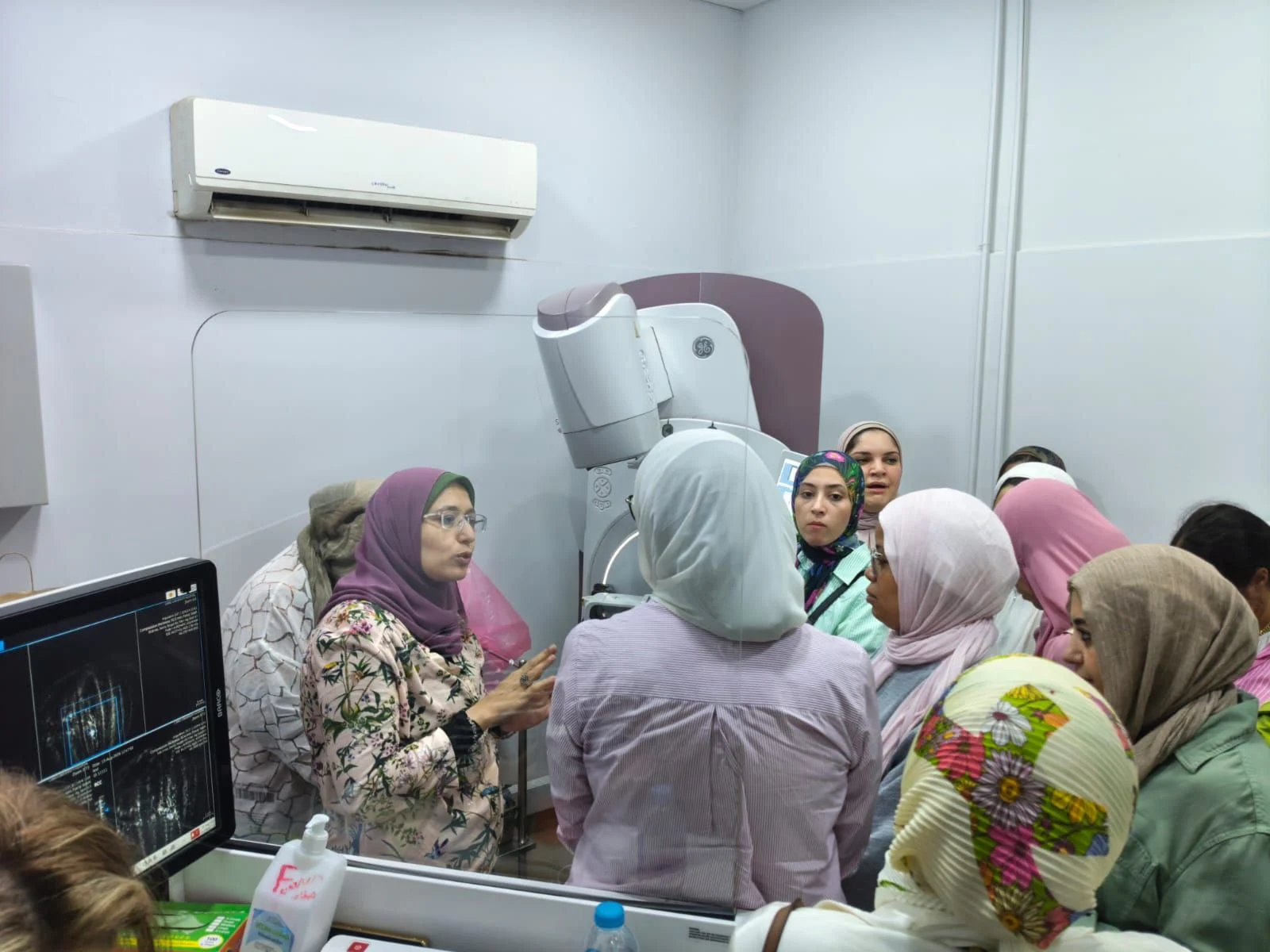 Sahar Mansour: Hands-On Training in Stereotactic Biopsy of Grouped Breast Microcalcifications 2 Sahar Mansour: Hands-On Training in Stereotactic Biopsy of Grouped Breast Microcalcifications