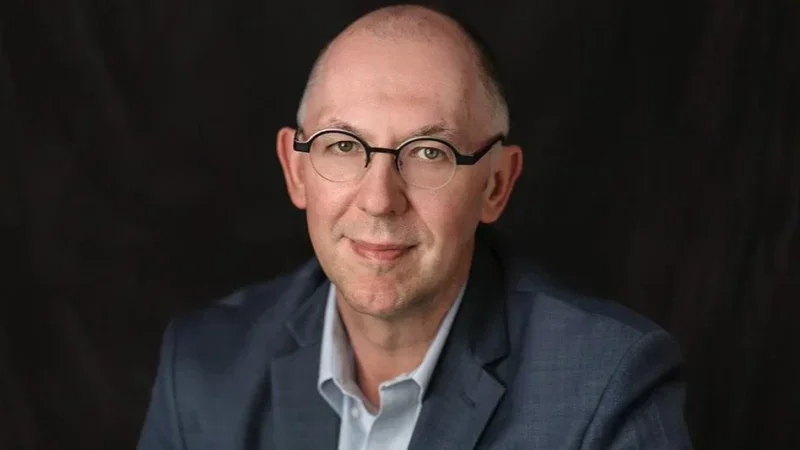 Bertrand Tombal: DE-ESCALATE Challenges the Paradigm of Continuous Treatment in mHSPC