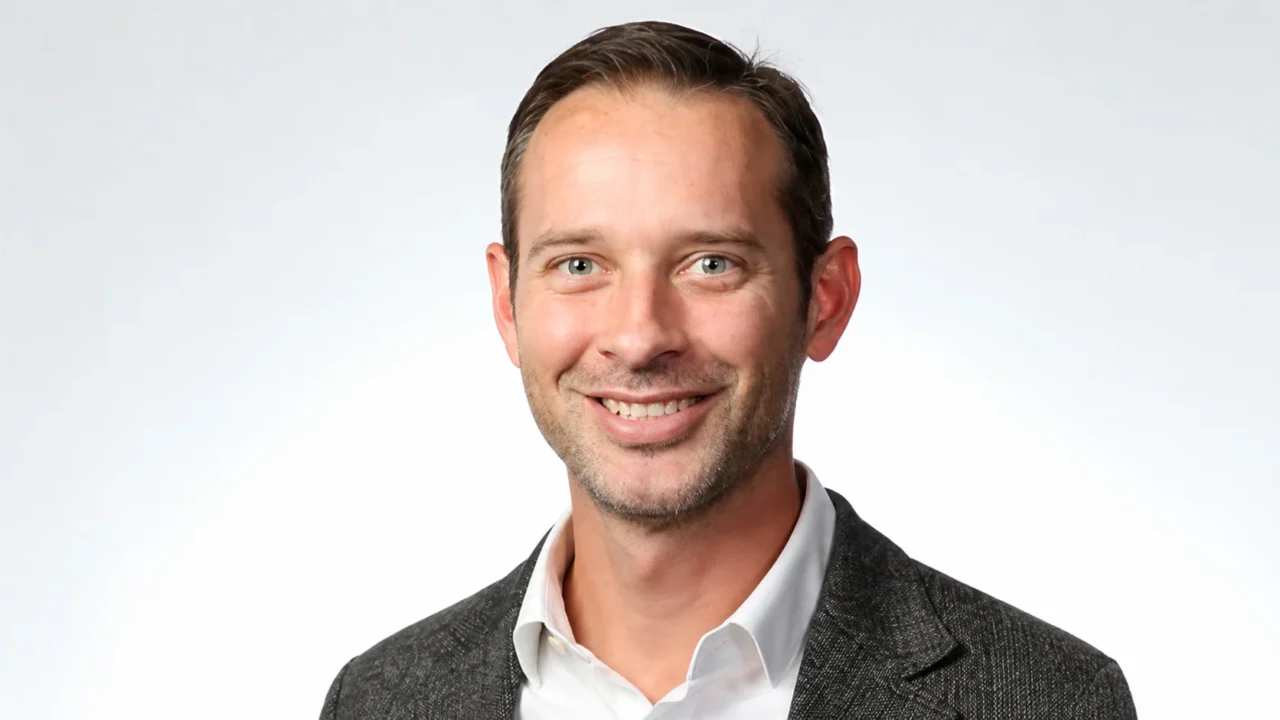 Michael Burns Celebrates Temab-A Milestone in Colorectal and Lung Cancer – AbbVie